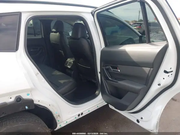7MMVAADW9SN124944 2025 MAZDA CX-50 - Image 8