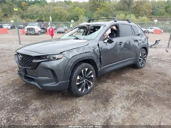 7MMVAAEW1SN114214 2025 MAZDA CX-50 - Image 2