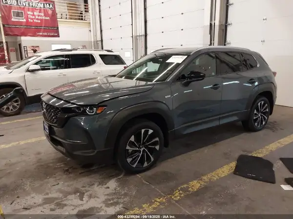 7MMVAAEW1SN115167 2025 MAZDA CX-50 - Image 2