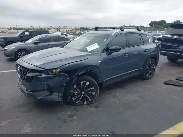 7MMVAAEW5SN100672 2025 MAZDA CX-50 - Image 2