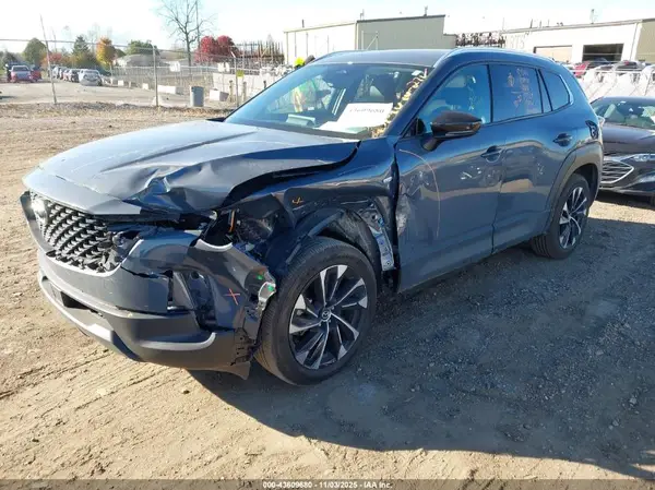 7MMVAAEW8SN131401 2025 MAZDA CX-50 - Image 2