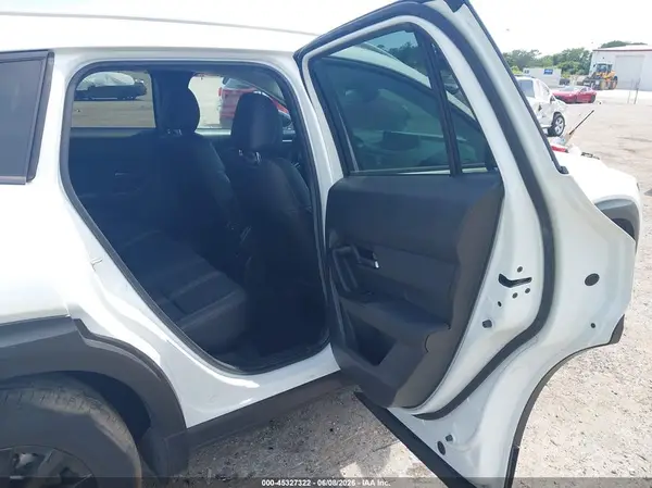 7MMVABAM0RN229987 2024 MAZDA CX-50 - Image 8