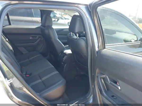 7MMVABAM3RN219258 2024 MAZDA CX-50 - Image 8