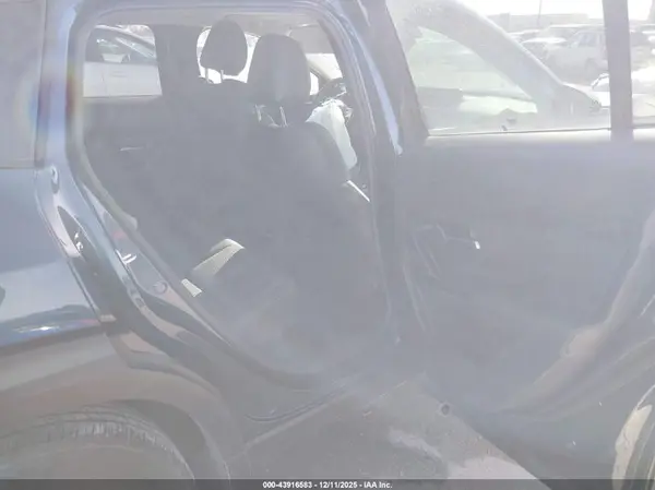 7MMVABAM6RN163901 2024 MAZDA CX-50 - Image 8