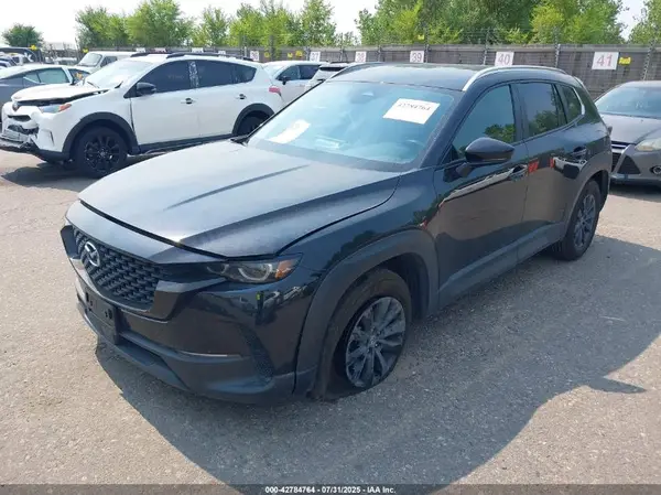7MMVABBM2SN308257 2025 MAZDA CX-50 - Image 2