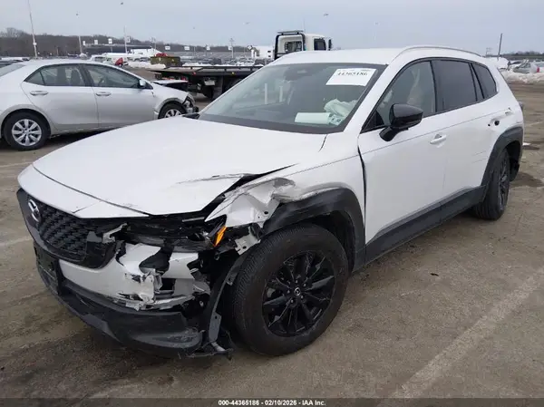7MMVABBM3SN352543 2025 MAZDA CX-50 - Image 2
