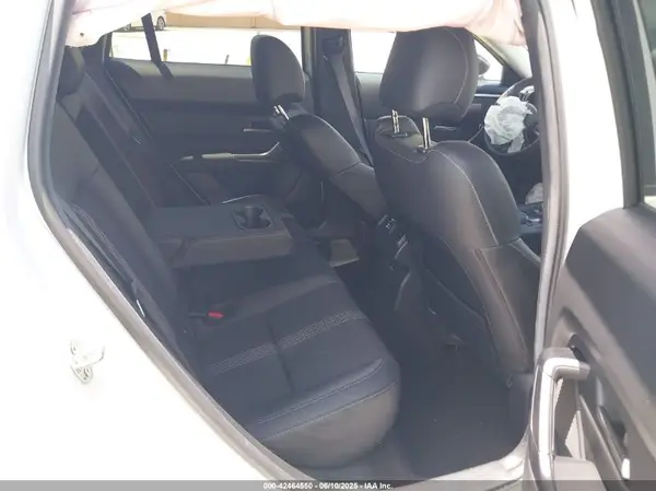 7MMVABBM4SN332172 2025 MAZDA CX-50 - Image 8