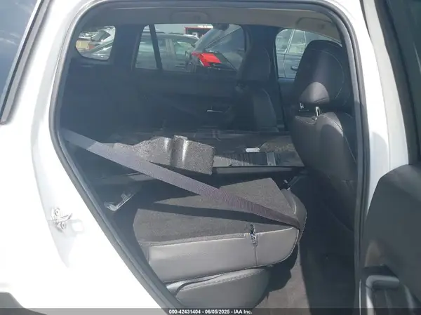 7MMVABBM4SN344905 2025 MAZDA CX-50 - Image 8