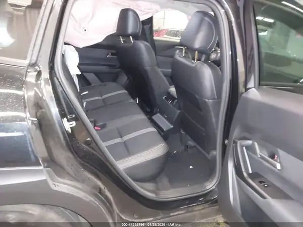 7MMVABBM4SN352857 2025 MAZDA CX-50 - Image 8