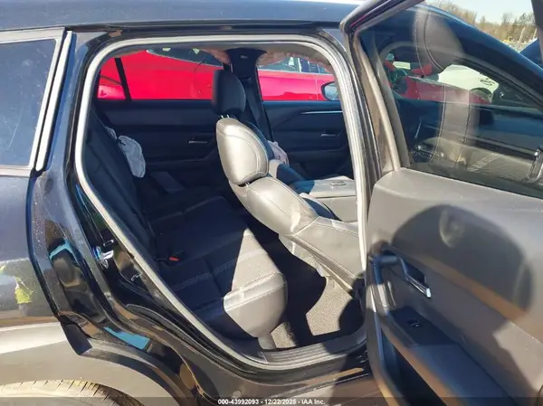 7MMVABBM9SN340042 2025 MAZDA CX-50 - Image 8