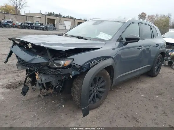 7MMVABBM9SN347590 2025 MAZDA CX-50 - Image 2