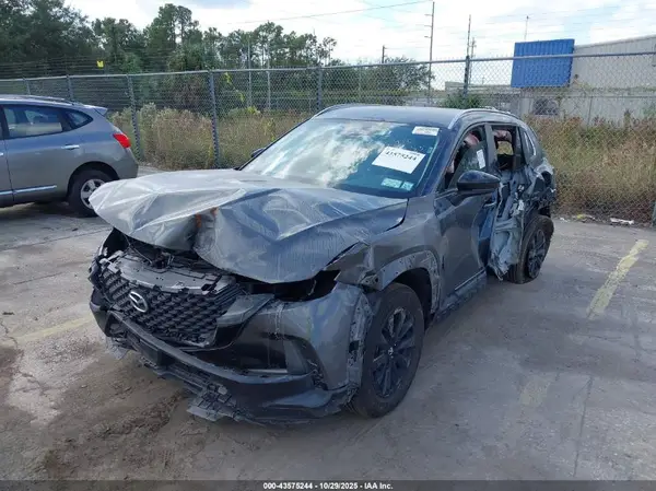 7MMVABBMXSN345945 2025 MAZDA CX-50 - Image 2