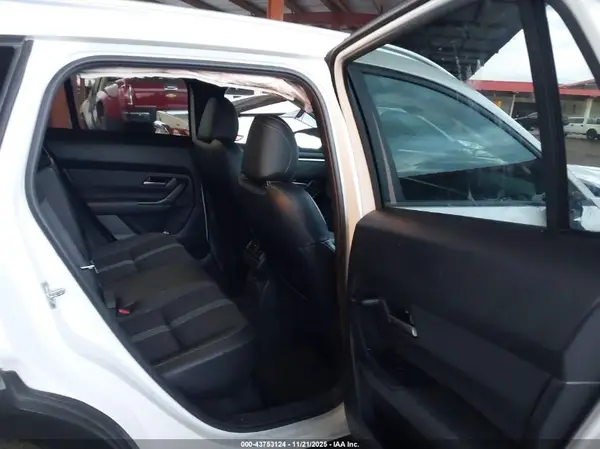 7MMVABCM5PN148493 2023 MAZDA CX-50 - Image 8