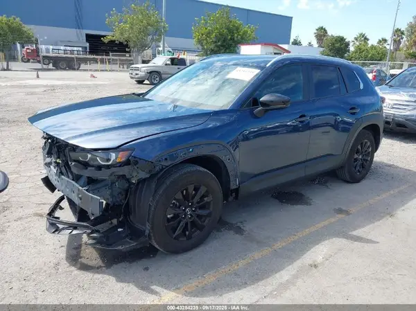 7MMVABCM6PN135946 2023 MAZDA CX-50 - Image 2