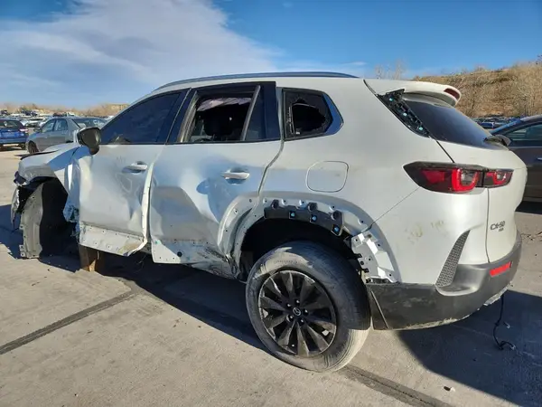 7MMVABCM7PN127967 2023 MAZDA CX-50 - Image 2