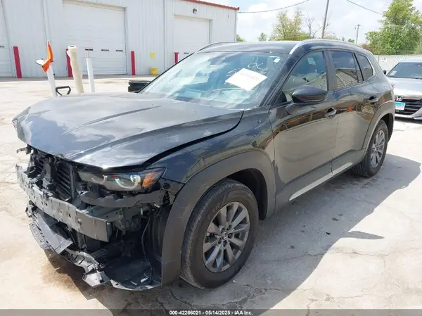 7MMVABCM7PN145966 2023 MAZDA CX-50 - Image 2