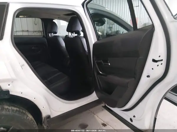 7MMVABDM4SN349826 2025 MAZDA CX-50 - Image 8