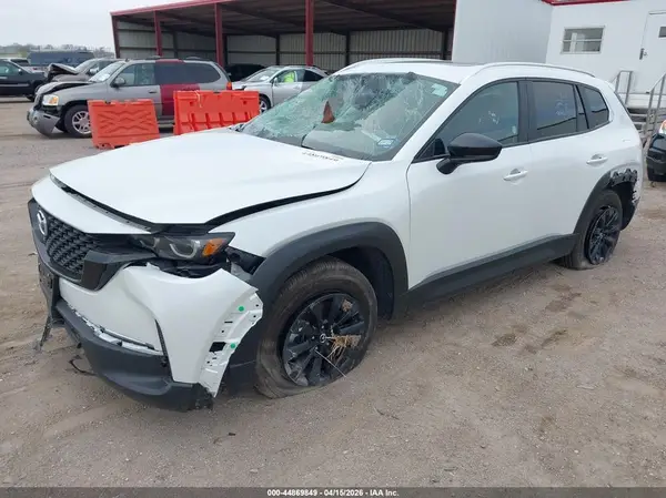 7MMVABDMXSN370986 2025 MAZDA CX-50 - Image 2