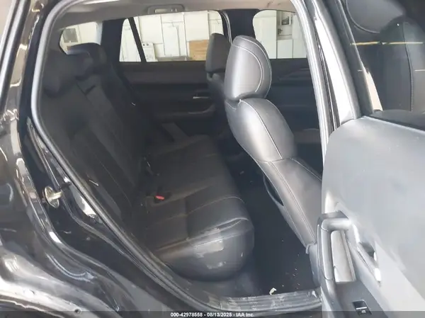 7MMVABDY2PN151188 2023 MAZDA CX-50 - Image 8