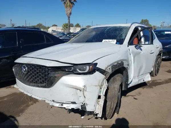7MMVABDY7RN210285 2024 MAZDA CX-50 - Image 2