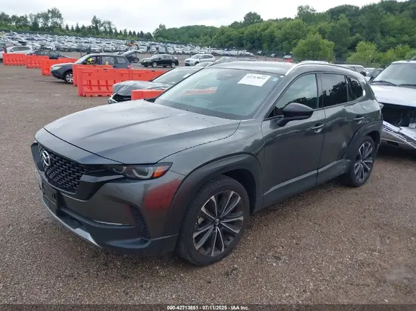 7MMVABDY7SN317598 2025 MAZDA CX-50 - Image 2