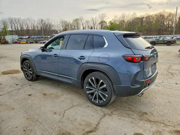 7MMVABDY8RN232523 2024 MAZDA CX-50 - Image 2