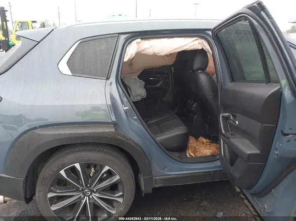 7MMVABEM2PN110233 2023 MAZDA CX-50 - Image 8