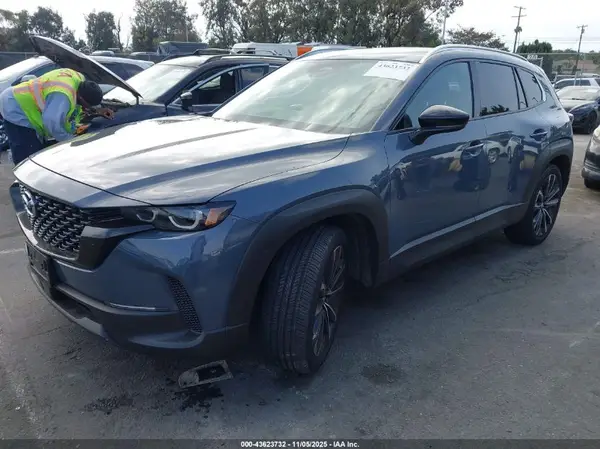 7MMVABEM2SN357485 2025 MAZDA CX-50 - Image 2