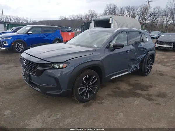 7MMVABEM2SN364453 2025 MAZDA CX-50 - Image 2