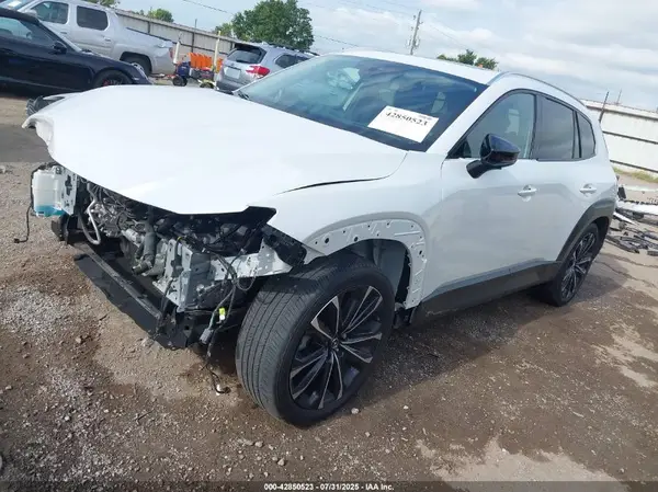 7MMVABEM3PN146965 2023 MAZDA CX-50 - Image 2