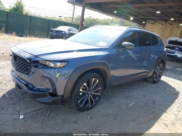 7MMVABEM3SN318775 2025 MAZDA CX-50 - Image 2