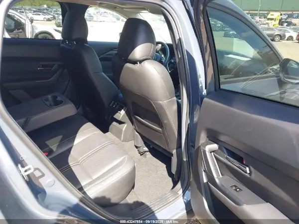 7MMVABEM3SN318775 2025 MAZDA CX-50 - Image 8