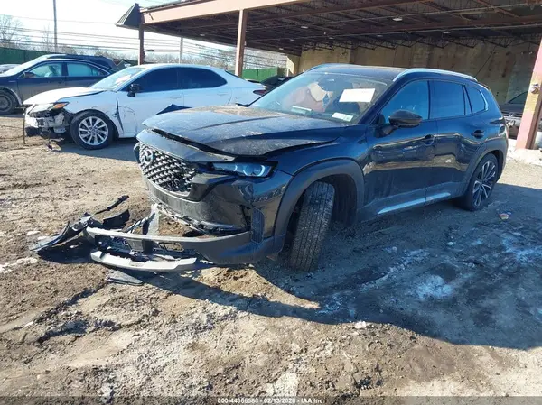 7MMVABEM3SN356264 2025 MAZDA CX-50 - Image 2