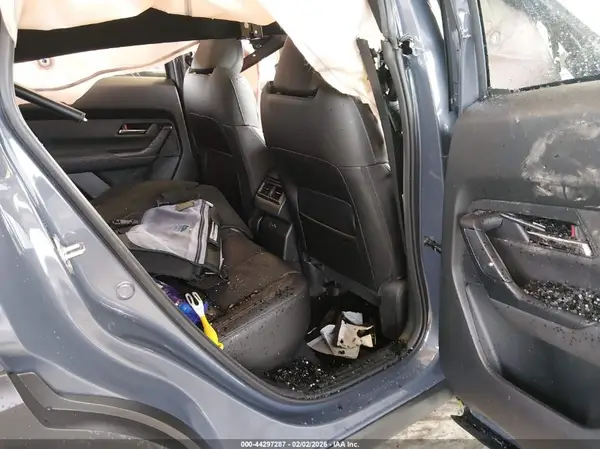 7MMVABEM4SN338985 2025 MAZDA CX-50 - Image 8