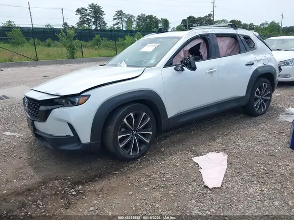 7MMVABEM4SN356158 2025 MAZDA CX-50 - Image 2