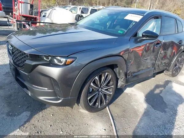 7MMVABEM5RN242101 2024 MAZDA CX-50 - Image 2