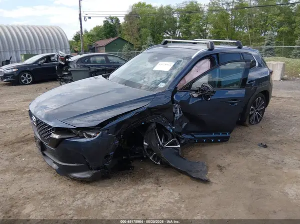 7MMVABEM5SN385717 2025 MAZDA CX-50 - Image 2