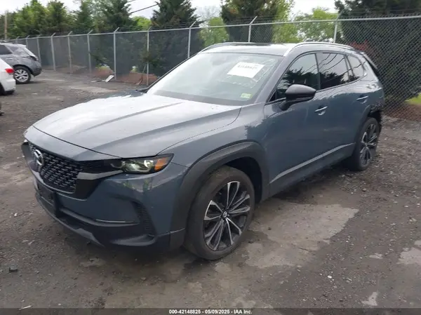 7MMVABEM6PN105424 2023 MAZDA CX-50 - Image 2