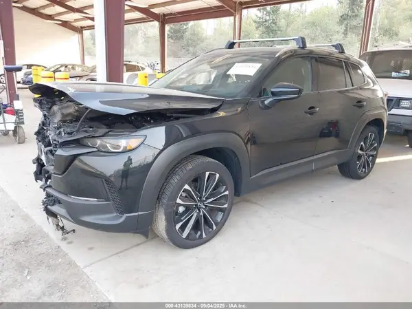 7MMVABEM6SN332783 2025 MAZDA CX-50 - Image 2