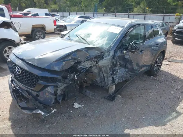 7MMVABEM6SN377366 2025 MAZDA CX-50 - Image 2