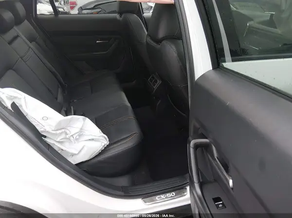7MMVABEM8SN360617 2025 MAZDA CX-50 - Image 8