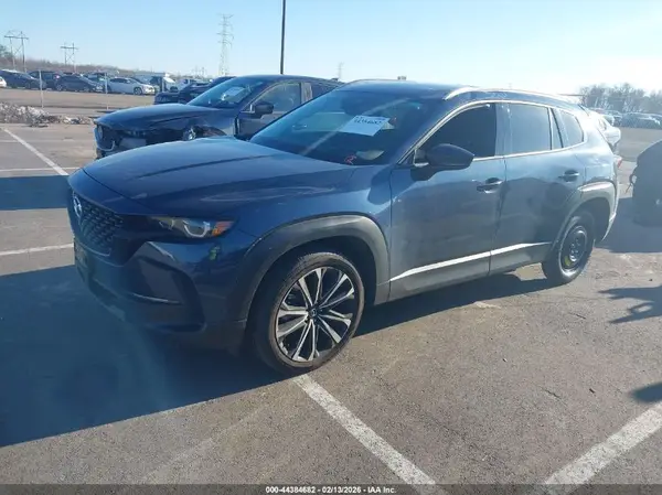 7MMVABEM8SN372878 2025 MAZDA CX-50 - Image 2