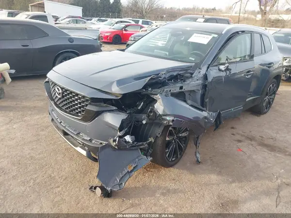 7MMVABEM8SN377062 2025 MAZDA CX-50 - Image 2