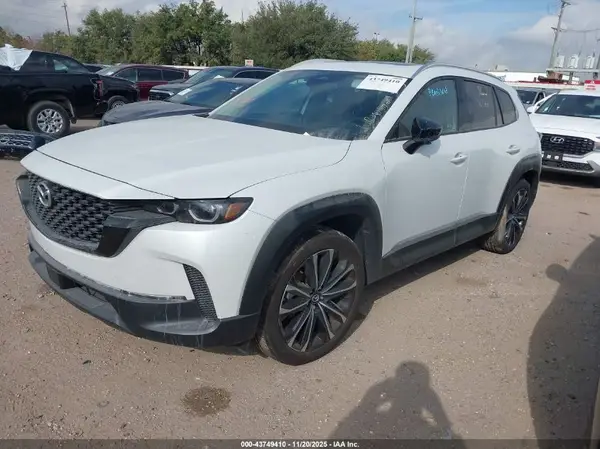 7MMVABEM9SN376924 2025 MAZDA CX-50 - Image 2