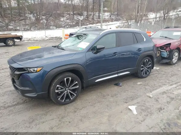 7MMVABEM9SN391391 2025 MAZDA CX-50 - Image 2