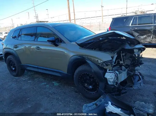 7MMVABEY1PN100568 2023 MAZDA CX-50 - Image 1