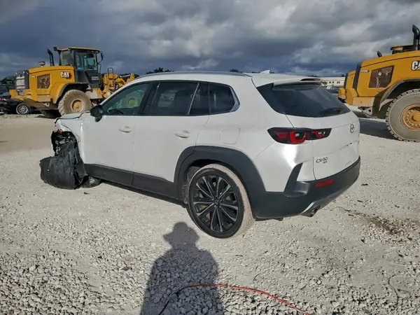 7MMVABEY4RN158564 2024 MAZDA CX-50 - Image 2