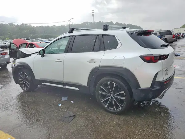 7MMVABEY8RN184777 2024 MAZDA CX-50 - Image 2