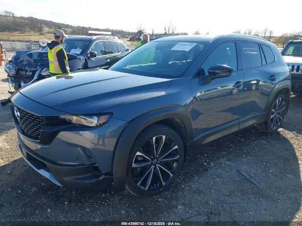 7MMVABEYXPN118745 2023 MAZDA CX-50 - Image 2