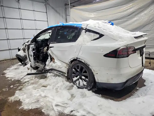 7SAXCAE50NF345878 2022 TESLA MODEL X - Image 2